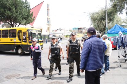 Los patrullajes a pie se han reforzado en la calle José María Alemán, conocida como la Jota.