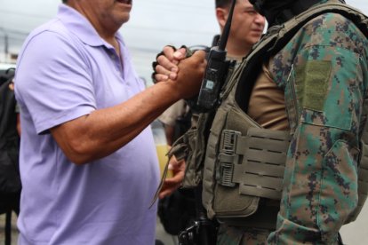 El hombre fue rescatado por personal de las Fuerzas Armadas, en conjunto con la Policía Nacional.