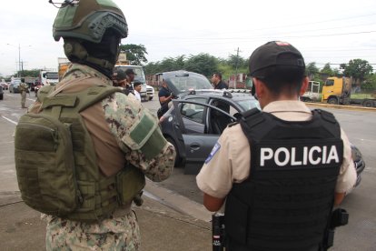 Uniformados policiales, militares y de tránsito participaron del procedimiento.