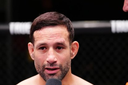 Carlos Vera se llevó la victoria y el bono al desempeño de la noche.