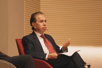 Don Alfonso tomó con humor el hecho de que lo recordaran pro el tema de los flashes informativos,.