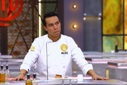 Álex Vizuete casi las ve 'negras' este 17 de marzo en MasterChef.