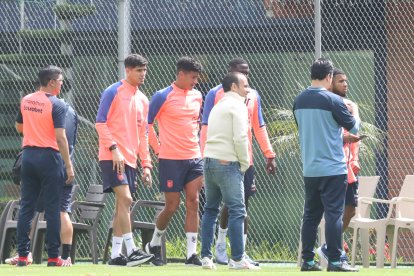 Piero Hincapié es titular es la defensa de la selección de Ecuador.