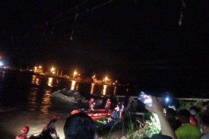 El puente de Daule sobre el río Magro colapsó este 19 de marzo.