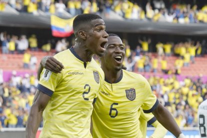 La Tricolor es la defensa menos vencida de las eliminatorias sudamericanas. Félix Torres y Willian Pacho (d) han sido regulares