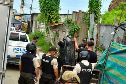 Un macabro hallazgo se realizó cerca de un mercado del noroeste de Guayaquil.