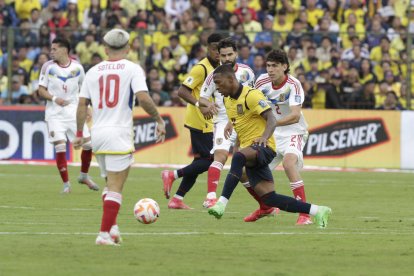 Pervis Estupiñán ya piensa en el choque de Ecuador ante Chile.