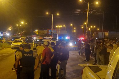 Elementos policiales iniciaron la investigación sobre el asesinato del exsargento  Jorge Ronquillo.