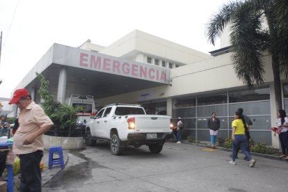 Los pacientes que llegaban de emergencia fueron derivados a otros hospitales debido a la falta de electricidad, que imposibilitaba la atención.