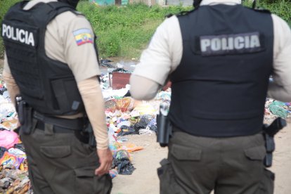 El cuerpo desmembrado de una persona fue encontrada en un botadero de basura.