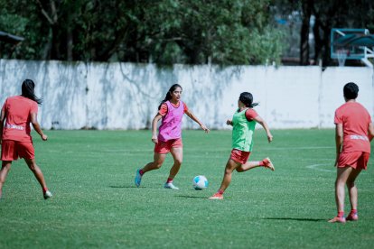 Las Guerreras Albas buscan ascender en la tabla.