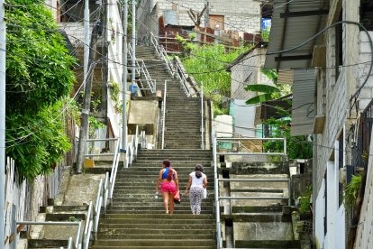 El hecho delictivo ocurrió en unas escalinatas del bloque 11 de Bastión Popular