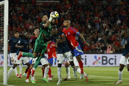 Ecuador sacó un punto ante Chile en la fecha 14 de las eliminatorias.