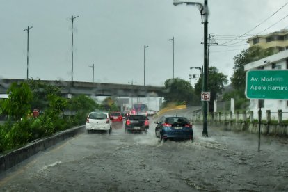 Fotografía de una reciente lluvia en Guayaquil.