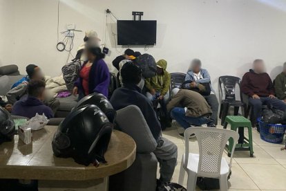 Tres menores de edad estaban en el mismo espacio que los adultos.