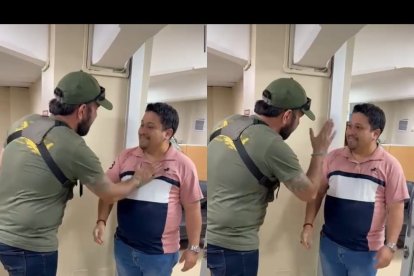 El video de 28 segundos se viralizó en redes sociales. En la grabación aparecen los dos funcionarios.