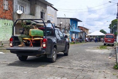 La presencia militar fue notoria con patrullajes constantes en la zona del velatorio.