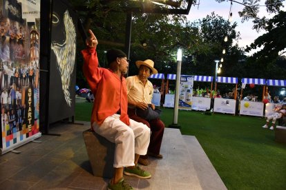 En la Plaza Guayarte había shows en vivo y teatro.