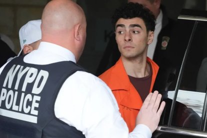 Luigi Mangione, acusado de asesinar al CEO de UnitedHealthcare, enfrenta la posibilidad de la pena de muerte en EE.UU.