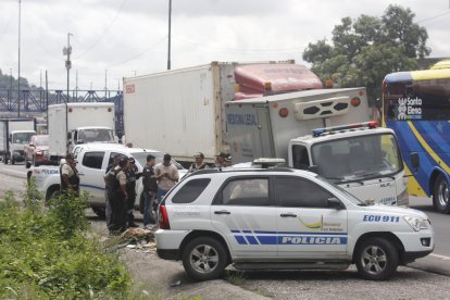 Los restos fueron encontrados en sacos en la vía Perimetral.