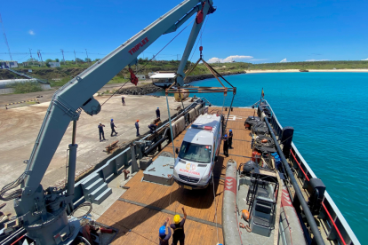 La llegada de esta ambulancia marca un hito en el fortalecimiento de los servicios de salud en Galápagos, y representa una mejora sustancial para la comunidad de Isla Isabela.
