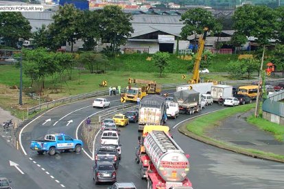 El congestionamiento se reportó desde la mañana del jueves 3 de abril.