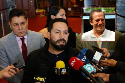 ADN pedirá que Ricardo Patiño reciba su sueldo como asambleísta en bolívares y en una cuenta en Venezuela.