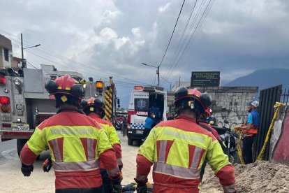 El obrero tiene lesiones en la cabeza y en la espalda. Está hospitalizado.