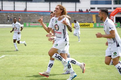 Mushuc Runa visita a Técnico Universitario en la LigaPro 2025.