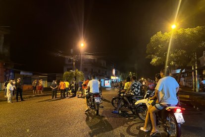 Los atacantes se movilizaban en motocicleta.