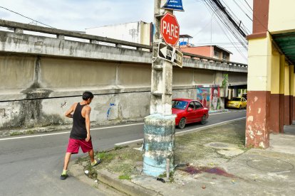 El acto violento ocurrió cerca de un puente de aquella zona.
