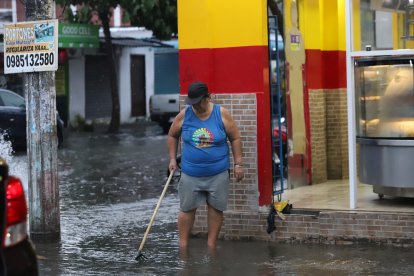 Las lluvias sorprendieron a Guayaquil este 10 de abril de 2025.