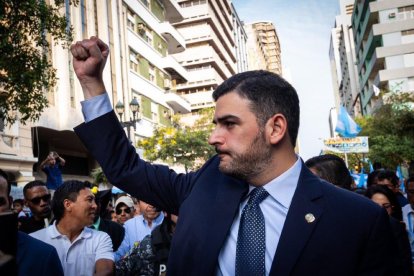 Aquiles Álvarez se pronunció en X sobre allanamientos a funcionarios municipales.