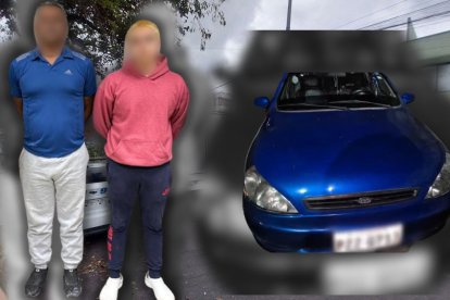 Un vehículo azul se usó para trasladar a las mujeres que llevaban el arma para matar a la víctima afuera de la iglesia.