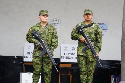 Este 13 de abril la situación en los recintos electoral está controlada.