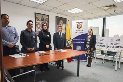 Las votaciones para elegir presidente y vicepresidente de Ecuador culminaron en China.