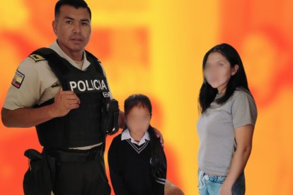 La madre de la niña tiene 32 años.