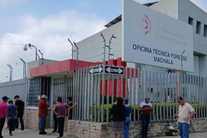 Al mediodía de este martes 15 de abril, los familiares retiraron los cuerpos