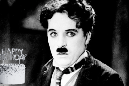 Con su bombín y bigote característicos, Chaplin sigue siendo el rostro eterno de la comedia y el cine mudo.