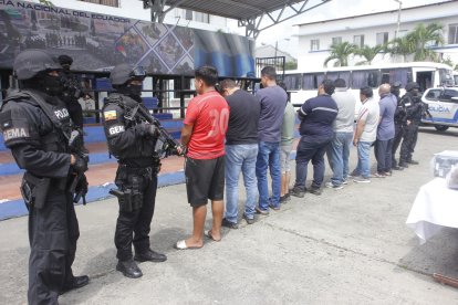 13 personas fueron detenidas.