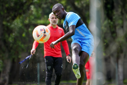 Liga de Quito vs Aucas: los albos se entrenaron en la capital para el Superclásico.