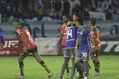 Emelec derrotó 2-1 a Deportivo Cuenca el 2 de marzo de 2024, la última vez que se enfrentaron en el estadio Alejandro Serrano Aguilar por la LigaPro.