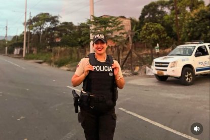 La joven policía falleció tras someterse a una cirugía.