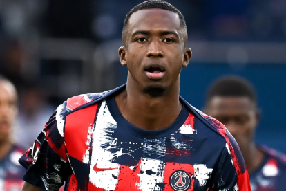 Willian Pacho es uno de los líderes en la defensa de PSG