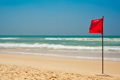 Las autoridades recomiendan tener cuidado a quienes visiten la playa estos días.