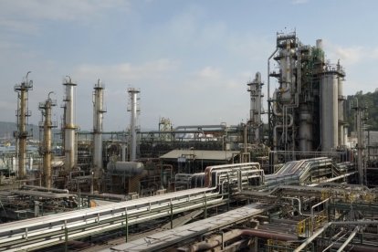 Autoridades evalúan daños estructurales tras el sismo de magnitud 6,0 que sacudió la provincia de Esmeraldas.