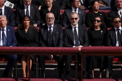 Daniel Noboa asistió al funeral de Papa.