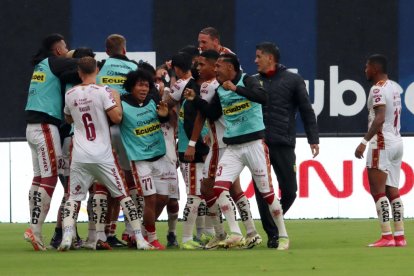 Deportivo Cuenca y la fiesta de su gol al ganarle 1-0 a Vinotinto.