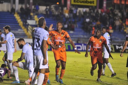 Libertad se impuso a Universidad Católica y ascendió en la tabla de posiciones.