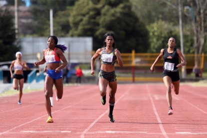 Anahí Suárez volvió con fuerza a competir en la prueba de 100 metros planos.